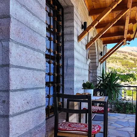 酒店 Porta7 Gjirokastër